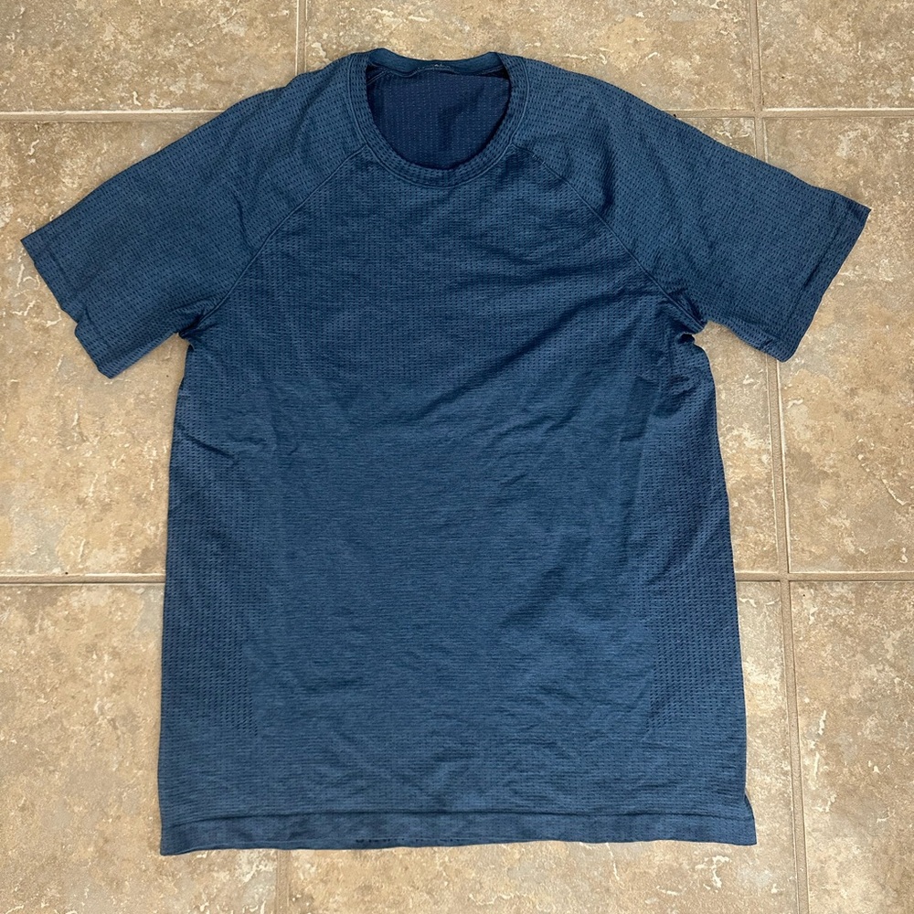 lululemon athletica blue Short Sleeve Tee size large